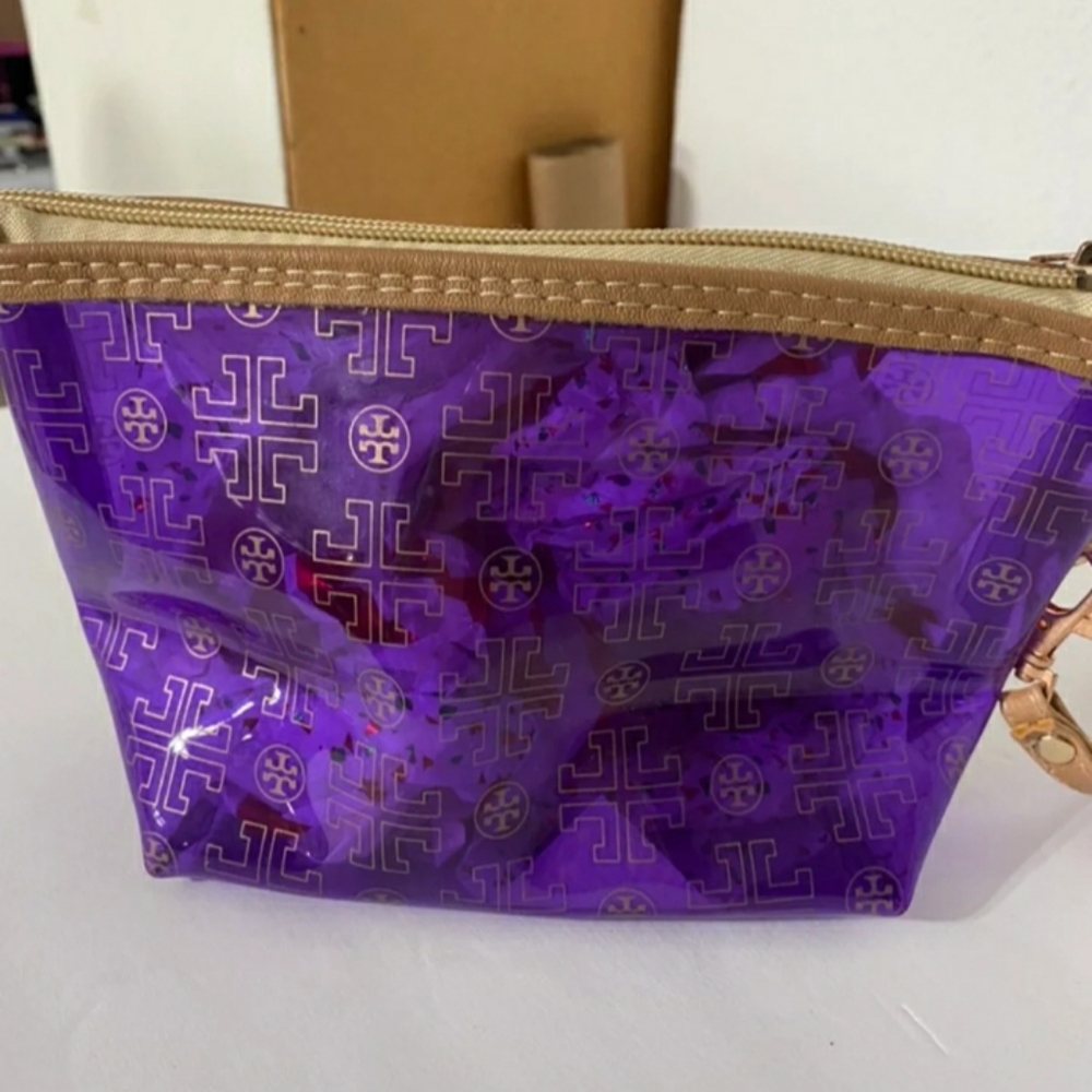 NWOT Tory Burch Wristlet - Picture 2 of 2